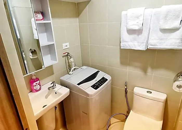 Stylish 1 Bedroom Unit With Perfect Pool View Balcony At Fame Residences 酒店 2*